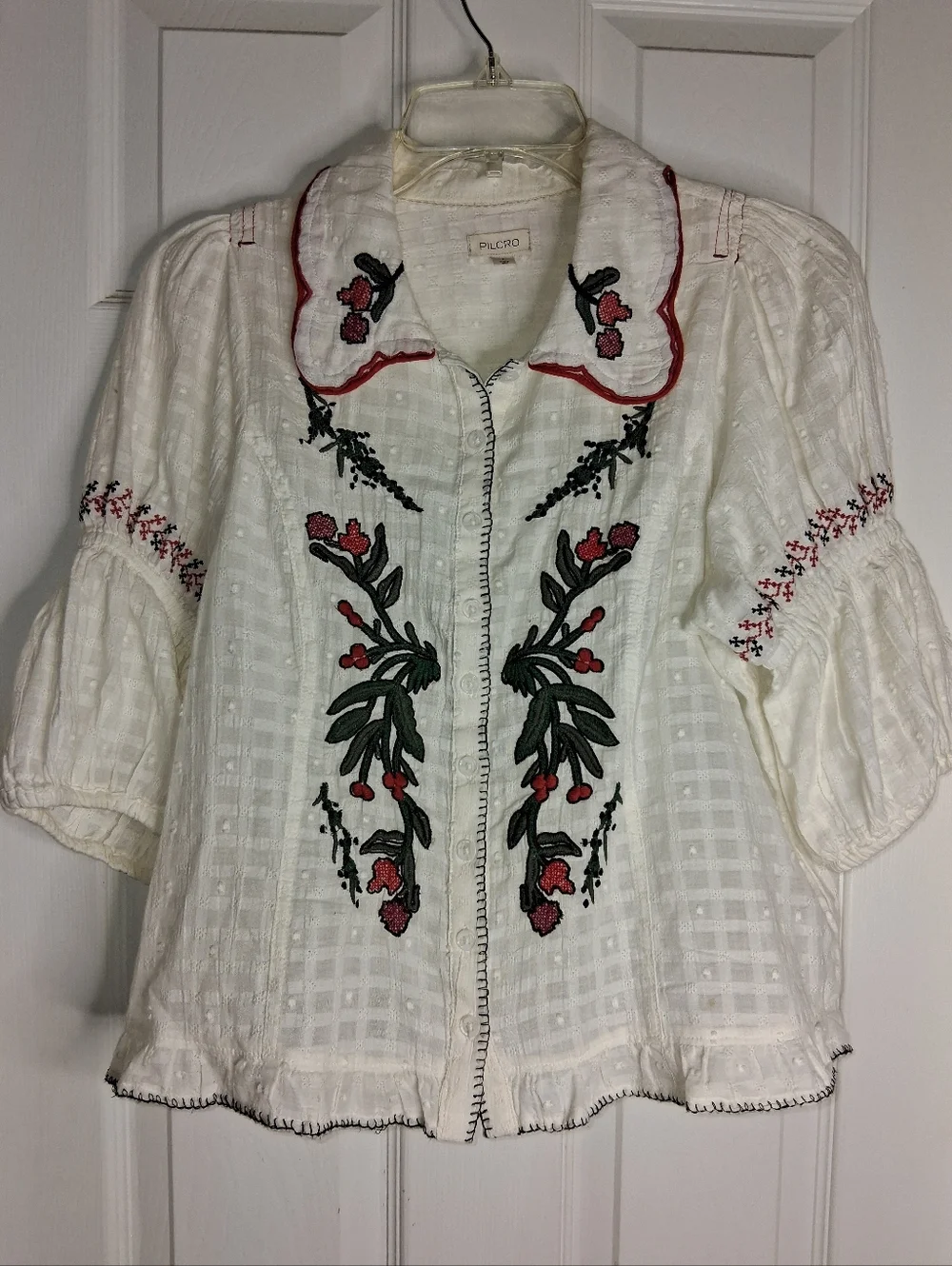 Pilcro White Button-Front Blouse with Red & Green Floral Embroidery Size Small - Picture 1 of 12